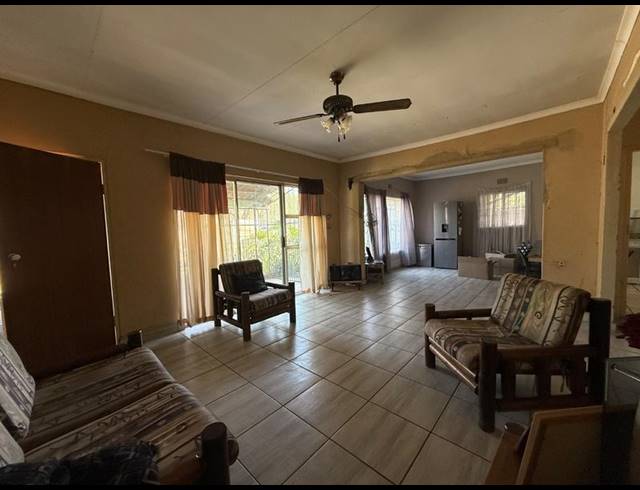 3 BEDROOM HOUSE FOR SALE IN VANDERBIJLPARK CW 2